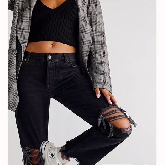 Free people Maggie Mid Rise Straight Jeans distressed in black size 24 - Picture 3 of 13